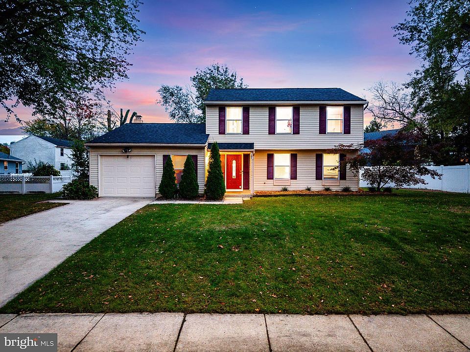 1st image of 20 Brighton Dr