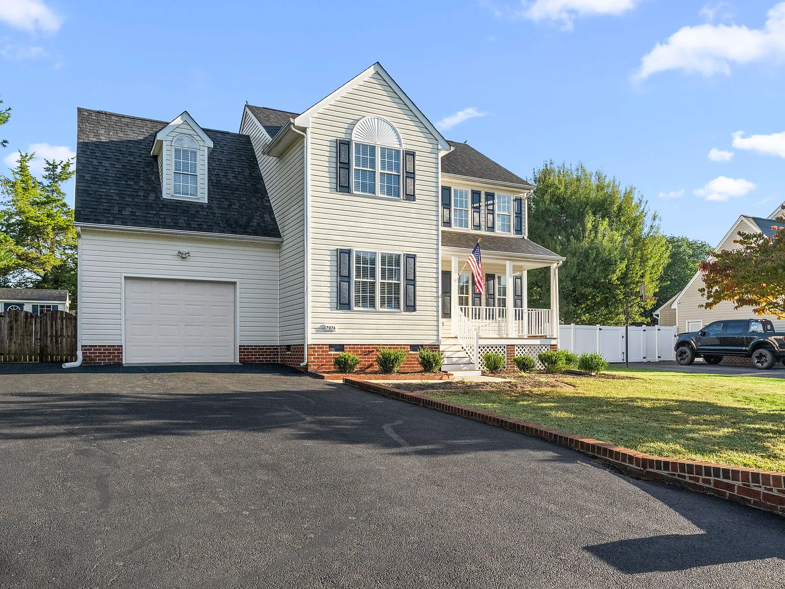 7076 Wesbeam Dr - 1 — Photo 2