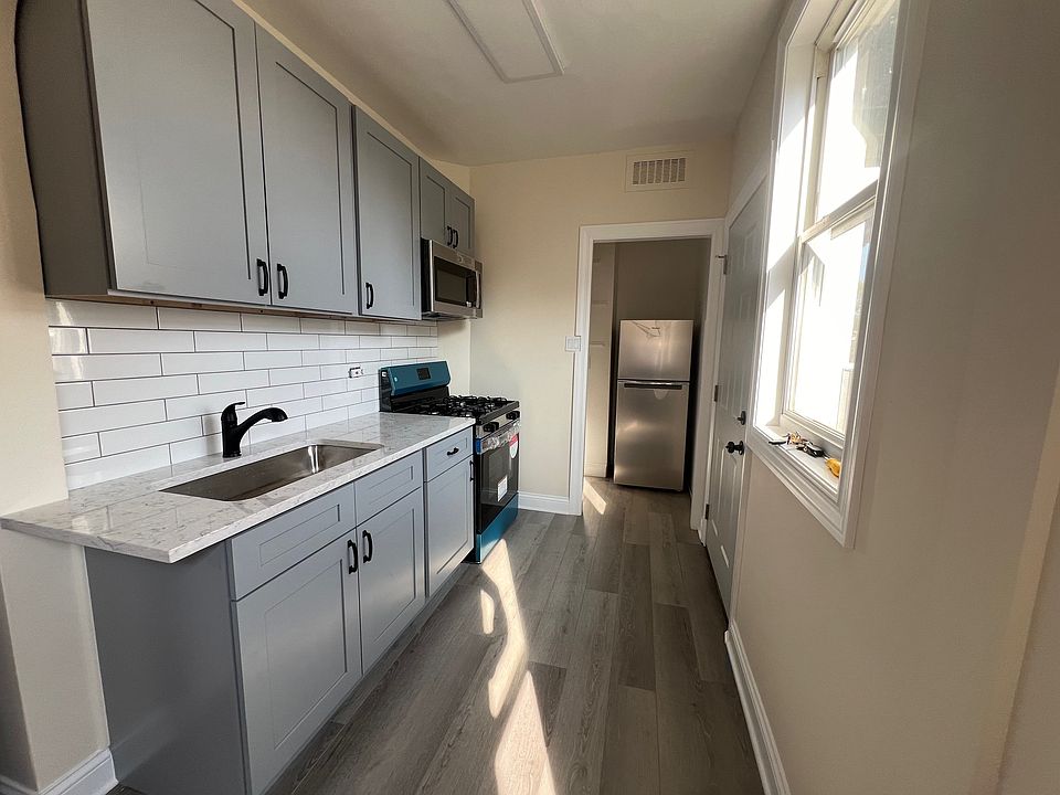 1st image of 3817 W Leland Ave Unit 2