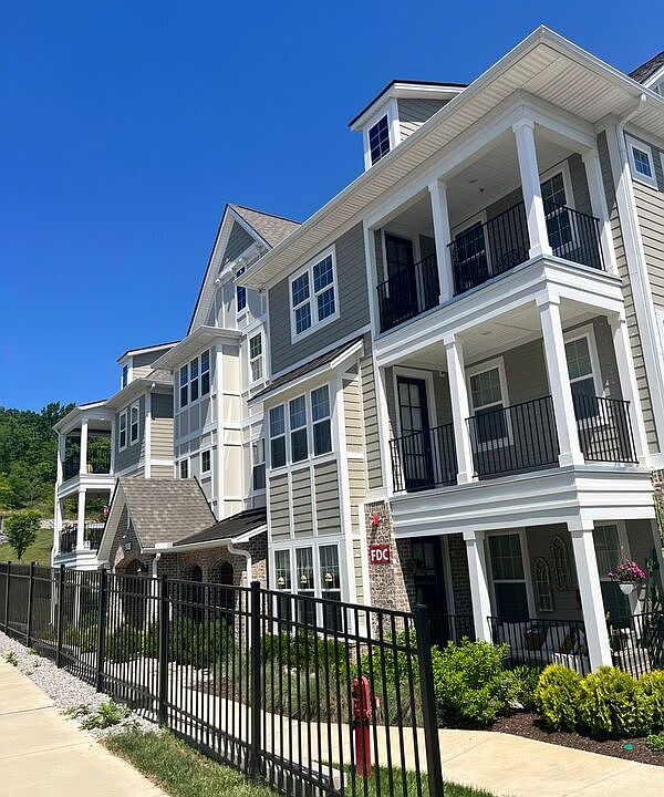 1st image of 900 Vintage Green Ln #102