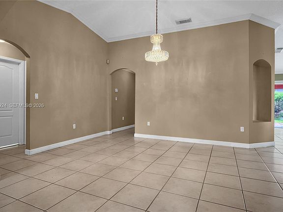 5th image of 901 NW 128th Pl