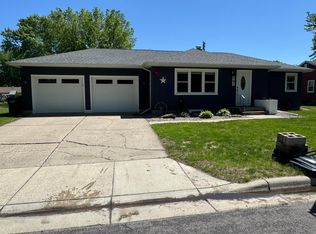 501 S 3rd St, Olivia, MN 56277