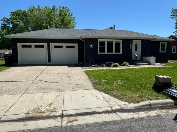 501 S 3rd St, Olivia, MN 56277