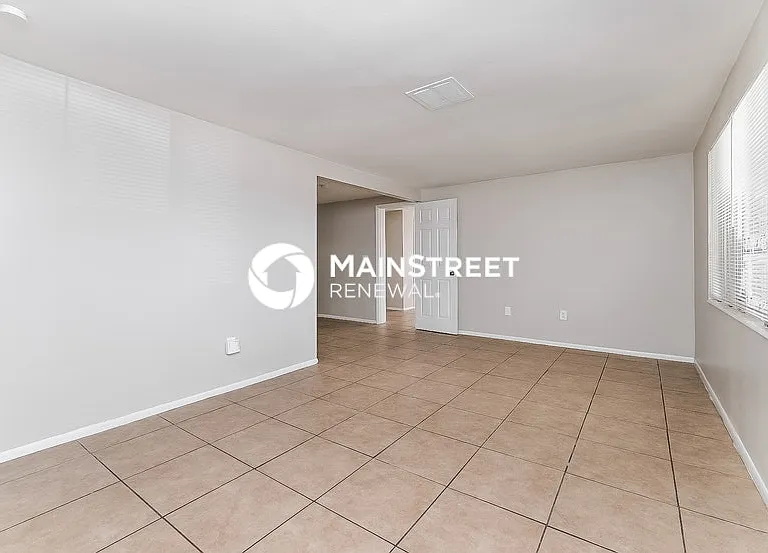 3542 Wiltshire Dr — Photo 3