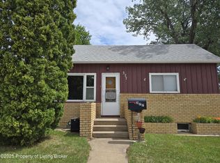 377 1st Ave SW, Dickinson, ND 58601