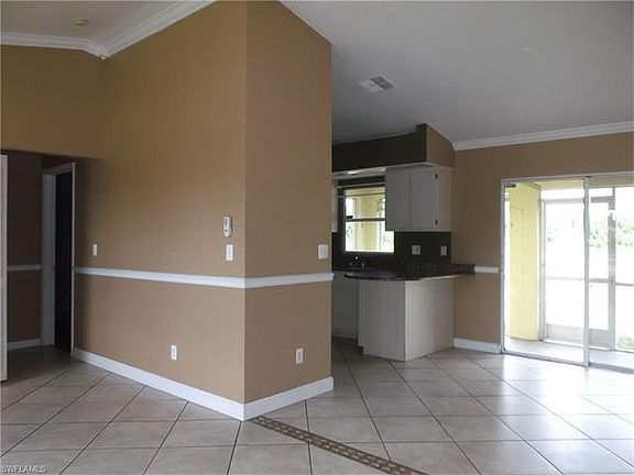 3rd image of 215 Eaglesmere Dr
