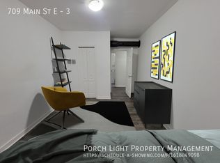 709 Main St E #3, Hamilton, ON L8M 1K8