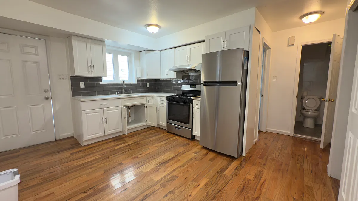 Building Photo - 26 Kingsbridge Ave #1R