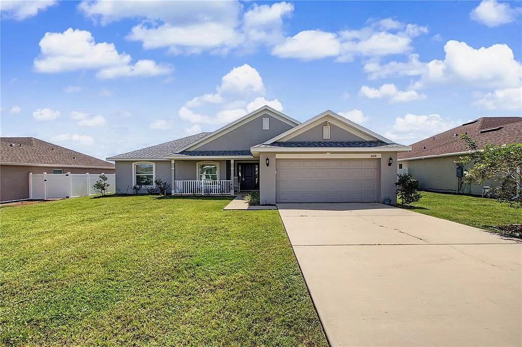 4 bed, 2.0 bath, 1755 sqft, $2,200 — Photo 1