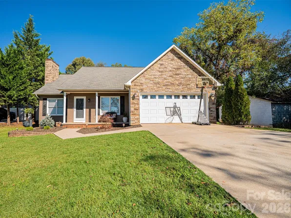 2 Hunters Creek Ln, Granite Falls, NC 28630