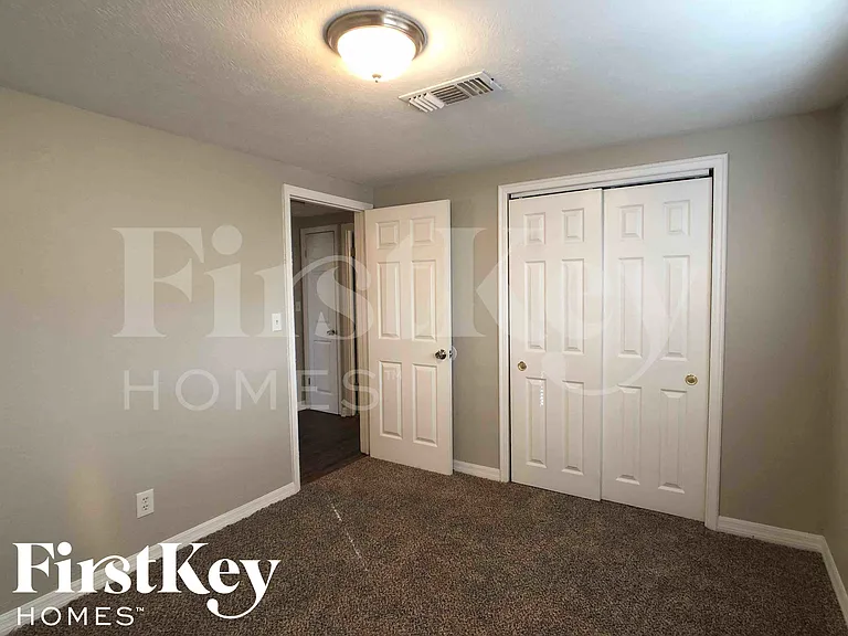 645 Lexington St — Photo 10
