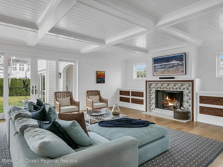 27 Tuttle Ave — Photo 11