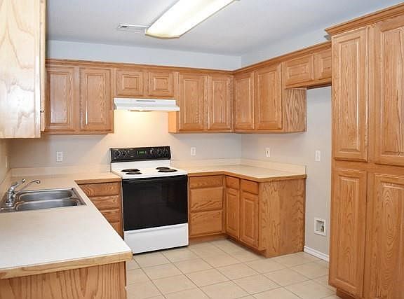 5th image of 752 Stribling Cir