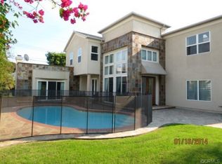 11852 Weatherby Rd, Los Alamitos, CA 90720