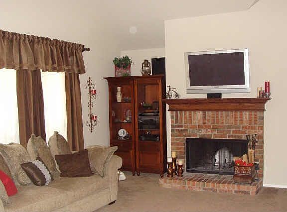 3rd image of 317 Miramar Cir