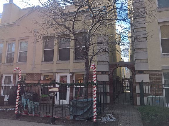 2nd image of 1172 S Plymouth Ct APT 1NE