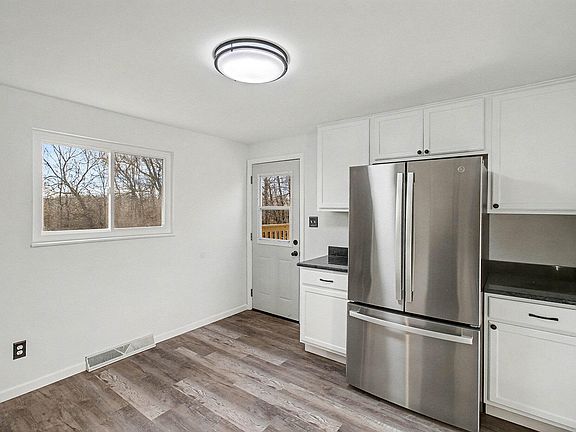 5th image of 5217 Belle Dr