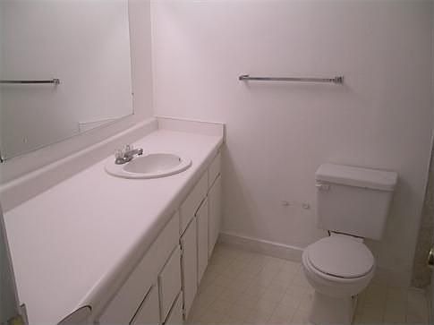 4th image of 4625 Ashdale Ct