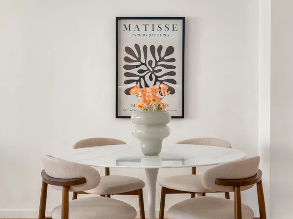 181 East 73rd Street image 4 of 10