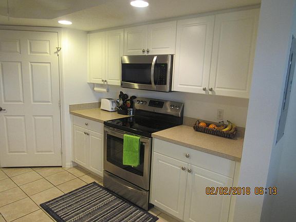 4th image of 8921 Lake Dr APT 402