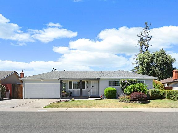 3rd image of 2855 Del Rio Dr