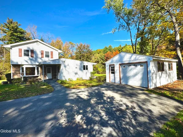 10 Village Street, Wynantskill, NY 12198