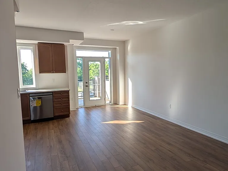 660 Colborne St W #30 — Photo 4