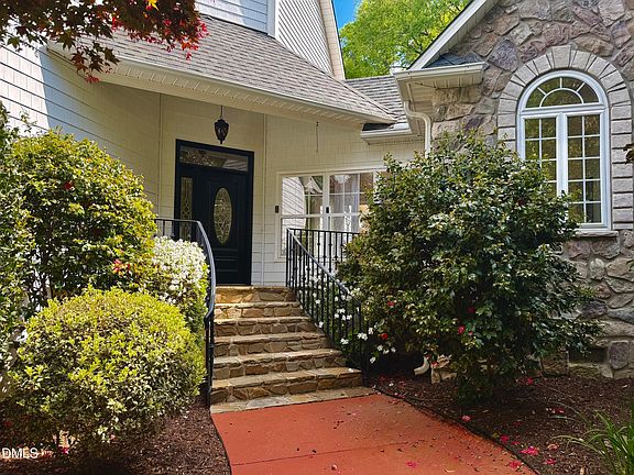 3rd image of 2905 Hunters Bluff Dr