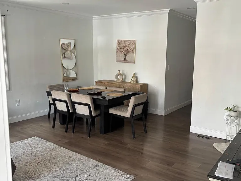 322 Ashton Ave #1 — Photo 2