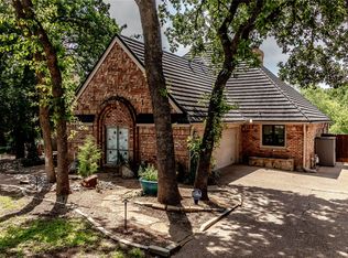 2310 Castle Rock Rd, Arlington, TX 76006