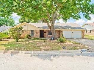 1616 Greendale Ct, Fort Worth, TX 76112