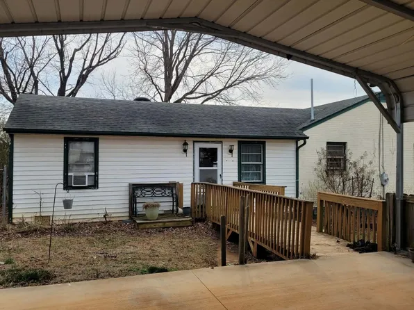 410 Breezewood Dr, Lynchburg, VA 24502