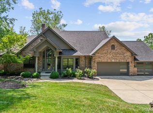 18615 Charlevoix Ln, Chesterfield, MO
