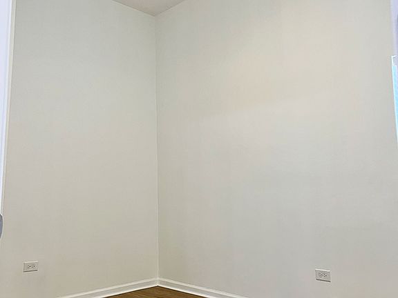 5th image of 3800 N Whipple St #1