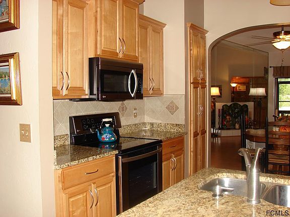 5th image of 53 Village Cir #302
