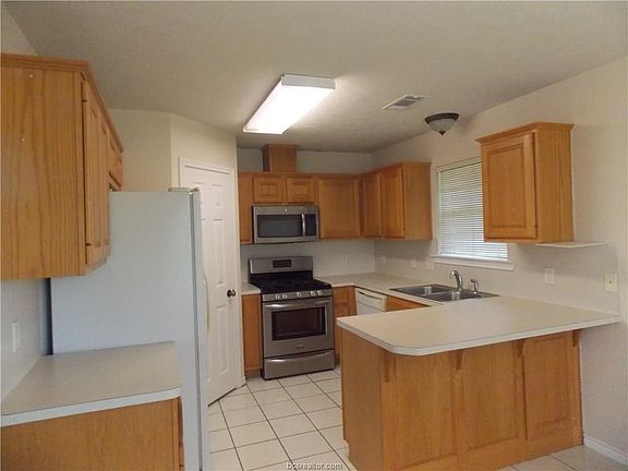 5th image of 1215 Roanoke Ct