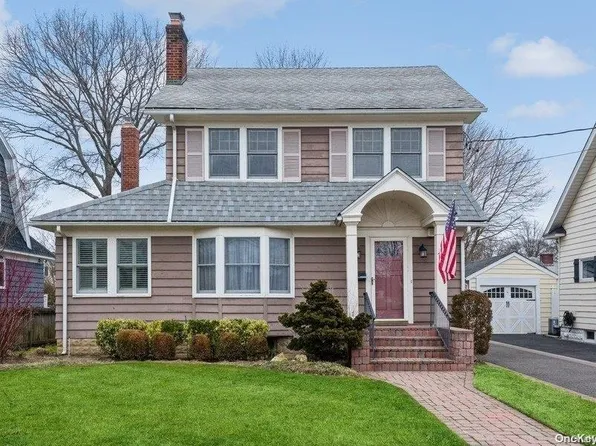 79 Linden Street, Rockville Centre, NY 11570