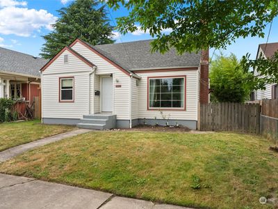 1102 S 3rd Ave, Kelso, WA, 98626