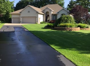 63 Dennis Ave, Fruitport, MI 49415
