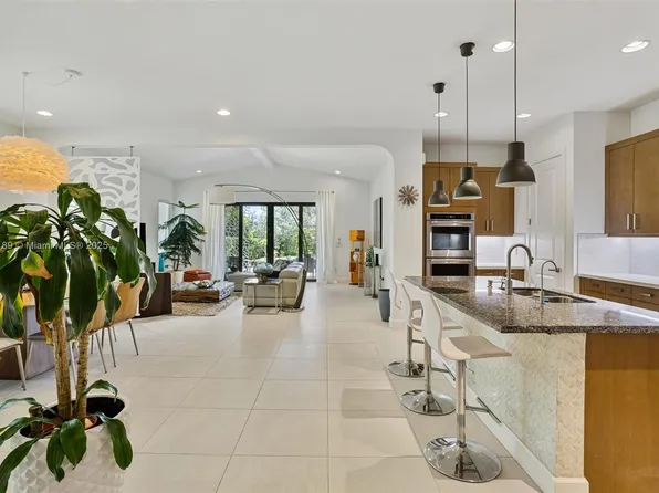 1126 SW 113th Way, Pembroke Pines, FL 33025