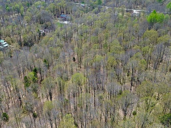 3rd image of 220 Middle Road