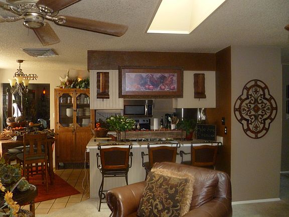 Kitchen/Dining area
