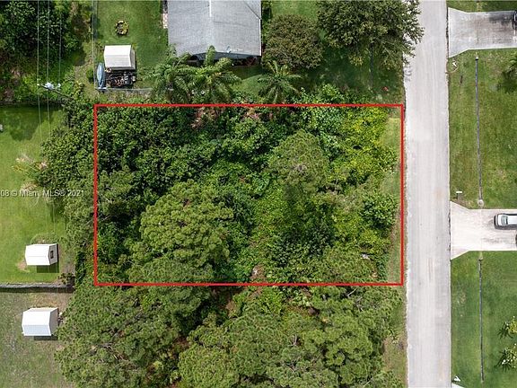 5th image of 1749 SW Haylake Ave