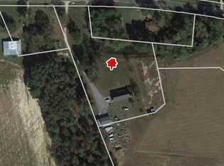 2087 Feed Mill Rd, Roseboro, NC 28382