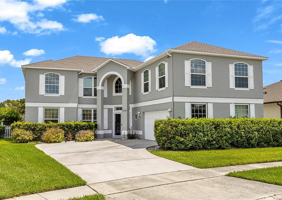 1st image of 219 Strathmore Cir
