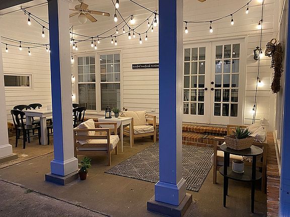 Large back porch 2/ fans