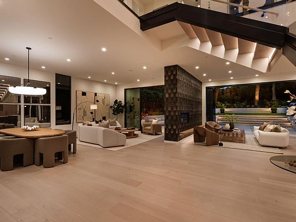 3rd image of 105 Oak Avenue