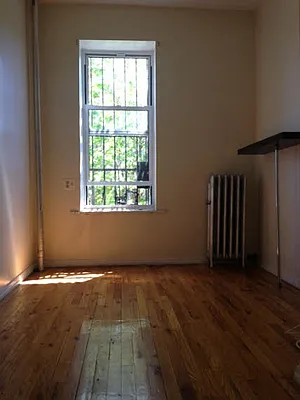 Rented by Premier Metro Realty Corp | media 3