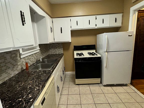 4th image of 15202 Lydian Ave #2