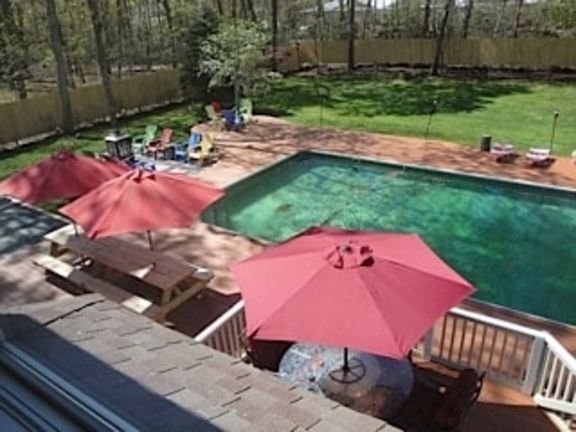 2nd image of 18 Winterberry Ln